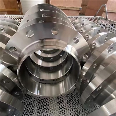 Příruby Asme B16.5 třídy 300 5 Inch Sch40 Wnrf